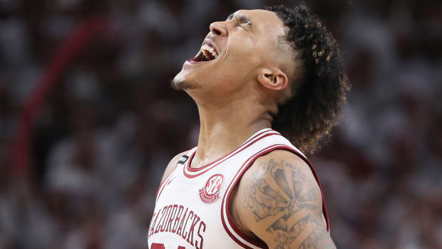 Razorbacks Jeremiah Davenport celebrates in win over Duke